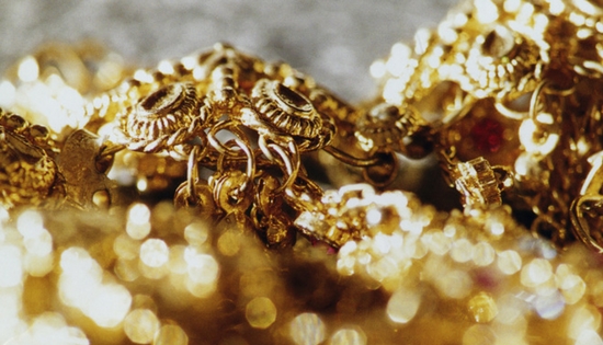 gold jewelry in a pile
